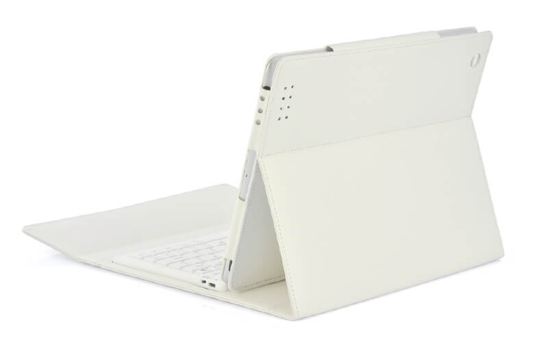white ipad 23 case with spillproof bluetooth keyboard